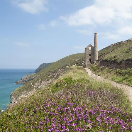 Above The Beach St Agnes  Bagian luar foto